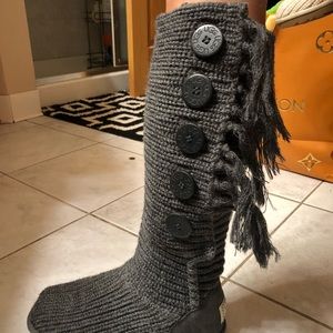 HARDLY WORN ALMOST BRAND NEW UGG BOOTS